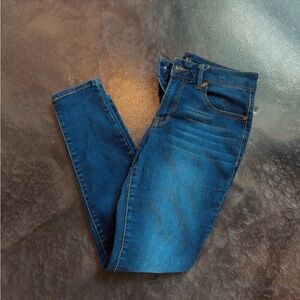 1822 Denim women’s High Rise Blue Jeans size 8